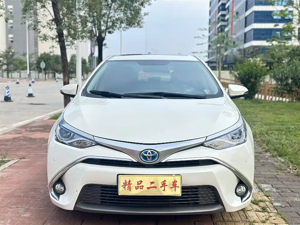 Toyota Levin 2016 Hybrid 1.8H GS E-CVT Elite Sunroof фото 2