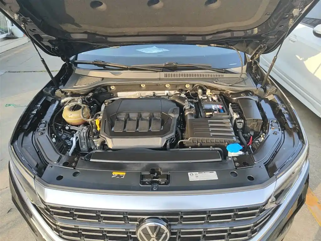 Volkswagen Passat 2022 330TSI Luxury Edition фото 20