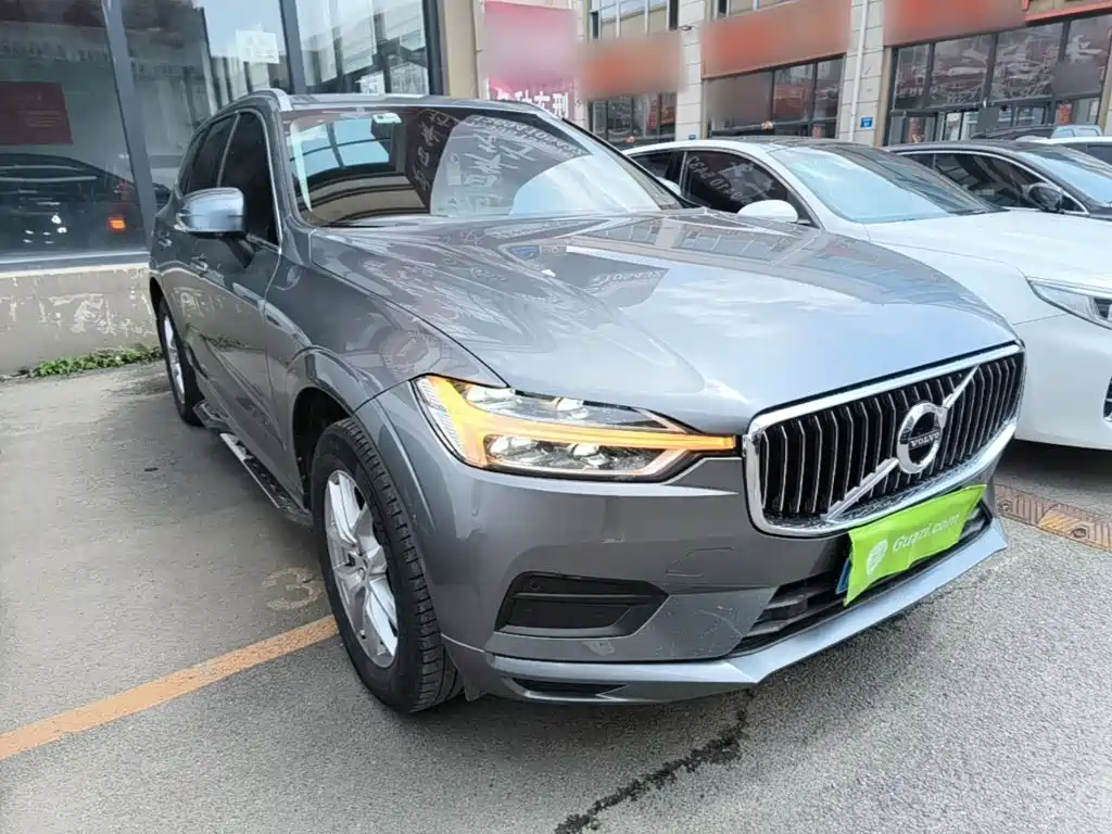 Фото 4 - Volvo XC60