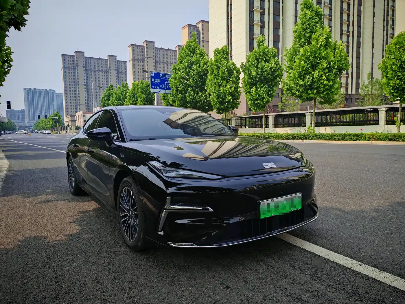 Geely Galaxy Galaxy Xingyao 8 2025 130km EM-i Premium Edition фото 3