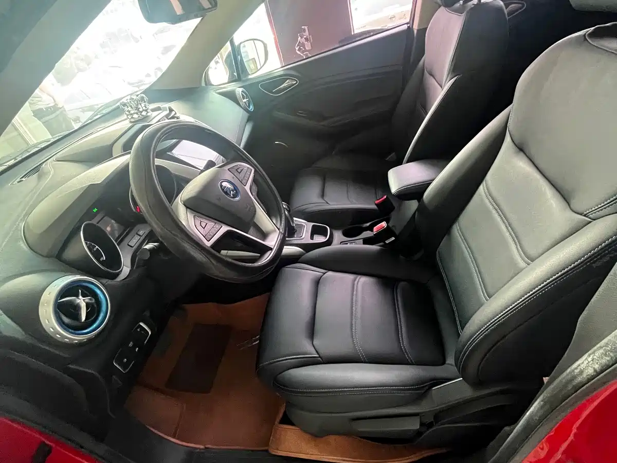 BYD Yuan New Energy 2018 EV360 Smart Connected Cool Edition фото 4
