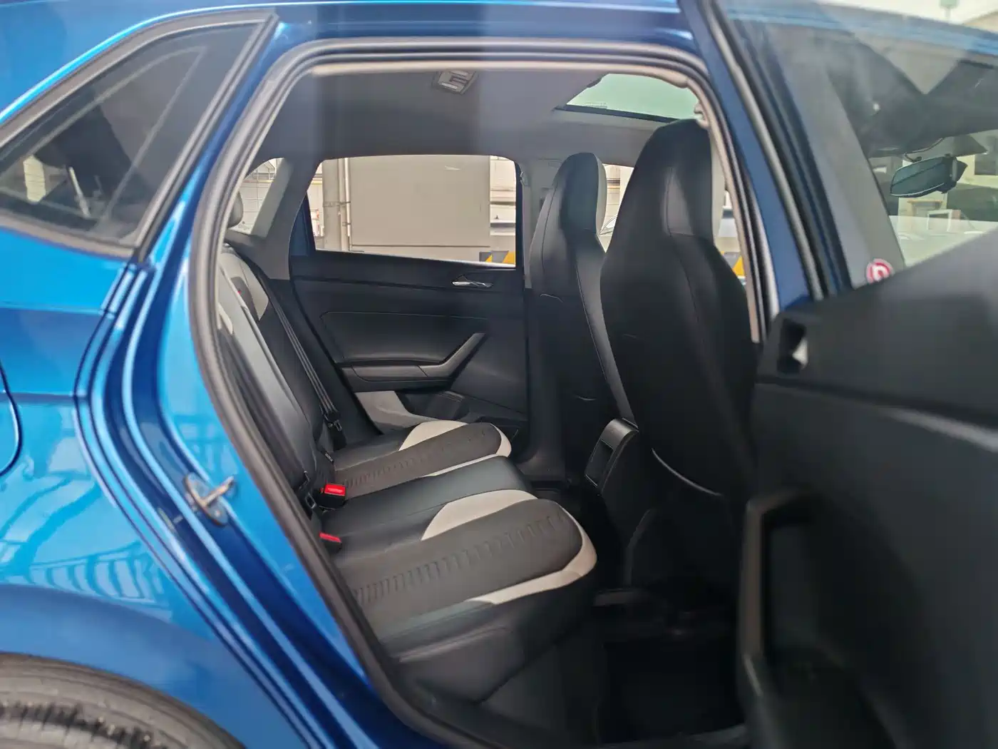 Volkswagen Polo 2019 Plus 1.5L Automatic Colorful Tech Edition фото 12