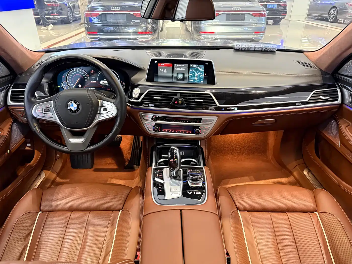 BMW 7 Series 2017 M760Li xDrive Excellence Luxury фото 7