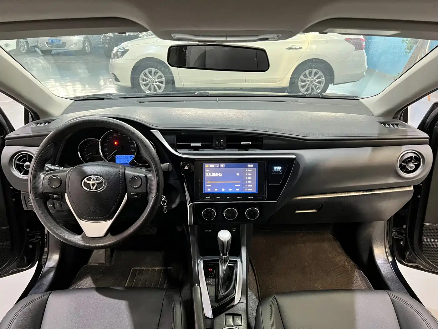 Toyota Levin 2017 Facelift 185T CVT Elite (China V) фото 5