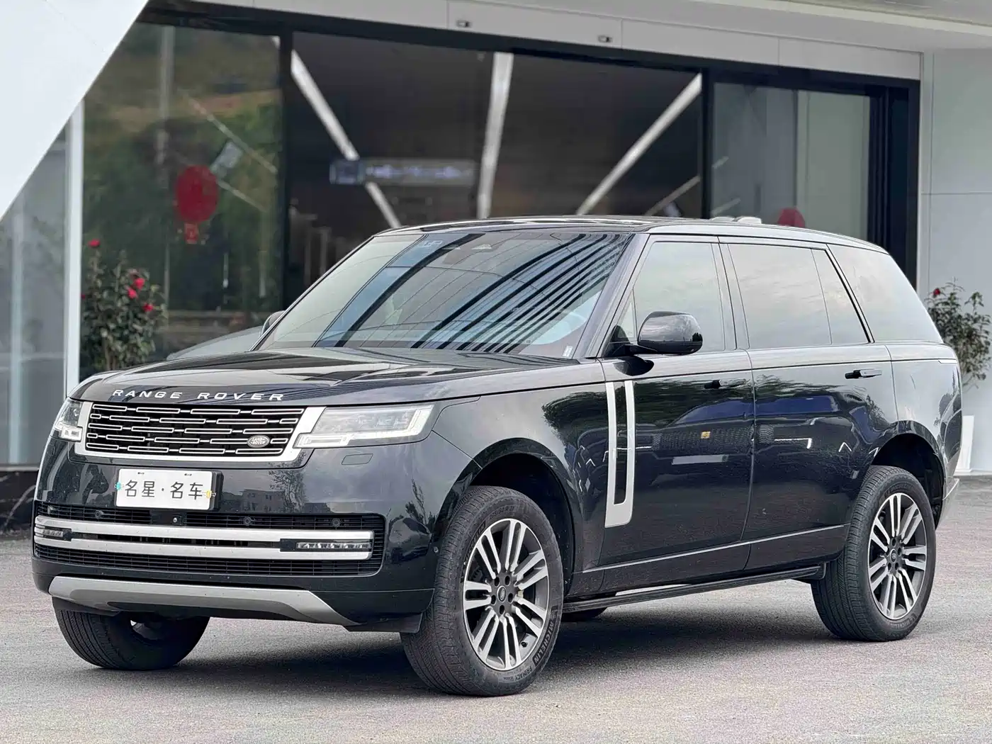Land Rover Range Rover 2023 3.0 L6 400PS Genesis Extended Version