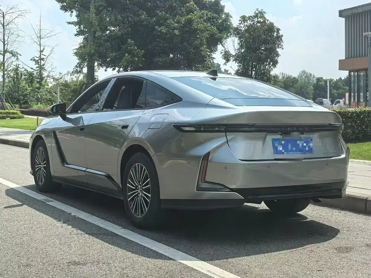 2026 Lexus ES