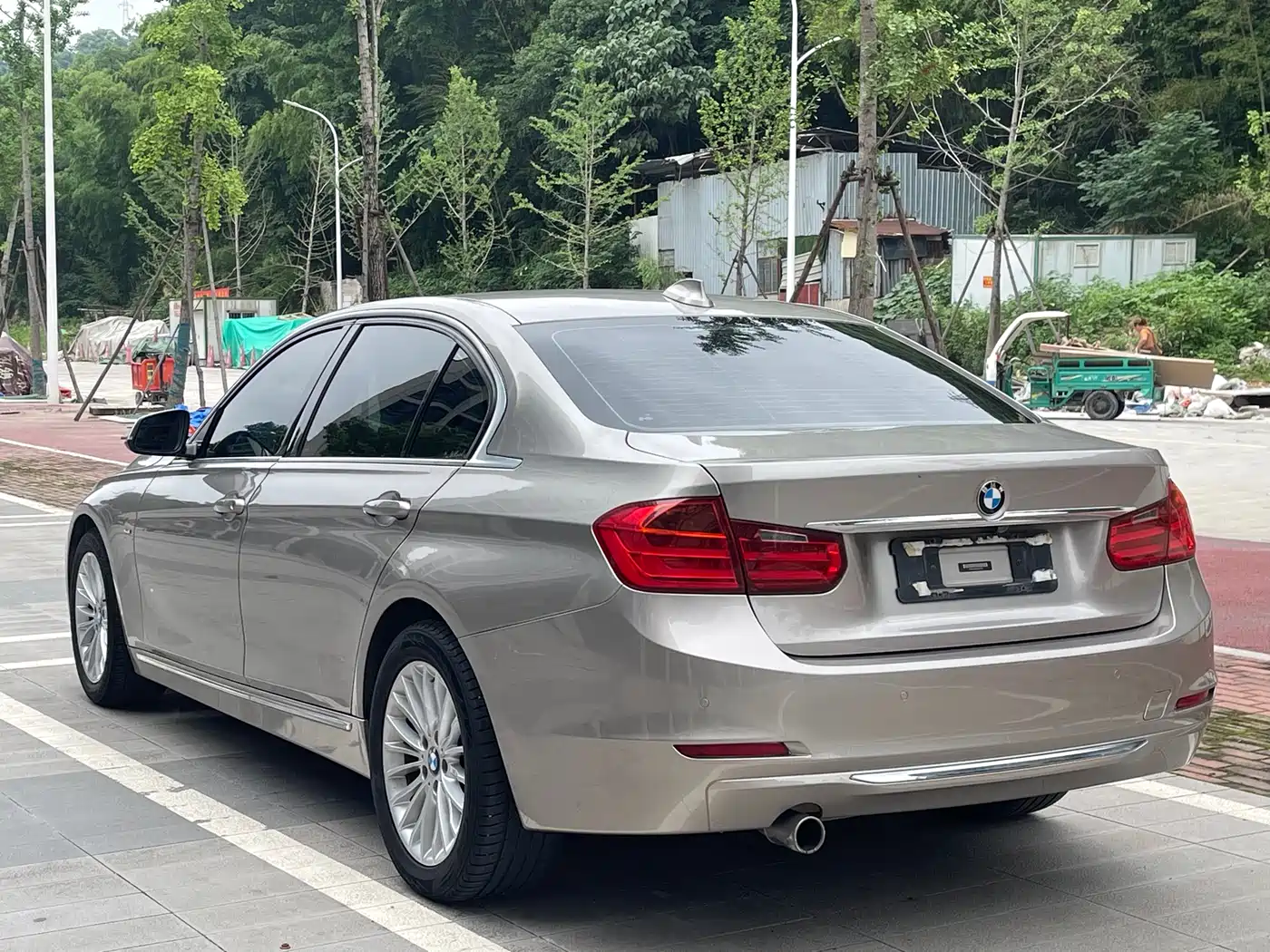 Photo 6 - BMW 3 Series