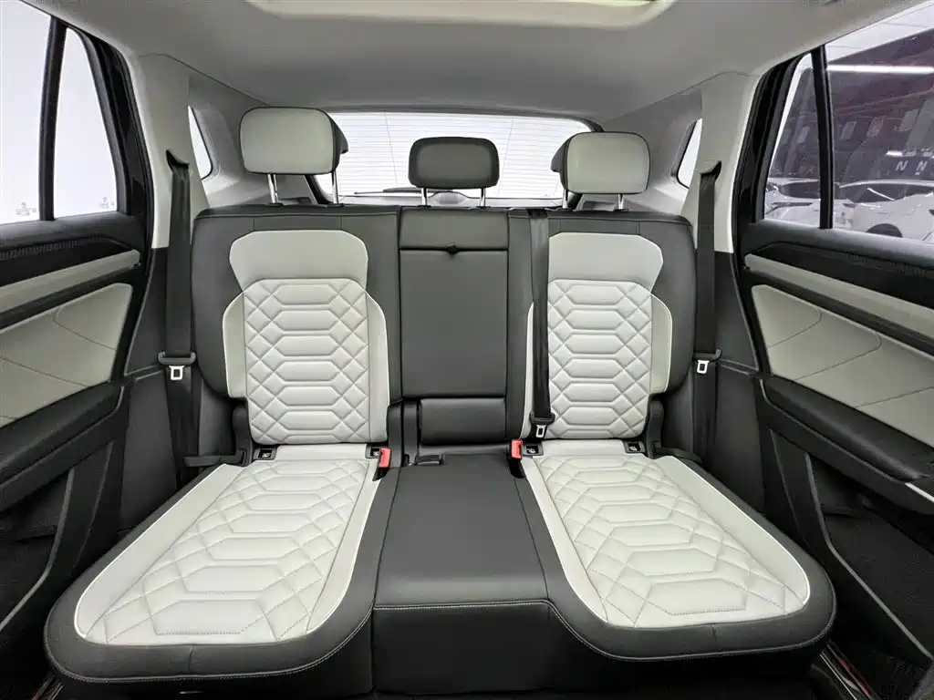 Volkswagen Tayron 2023 280TSI 2WD Luxury Plus Advanced Edition фото 18