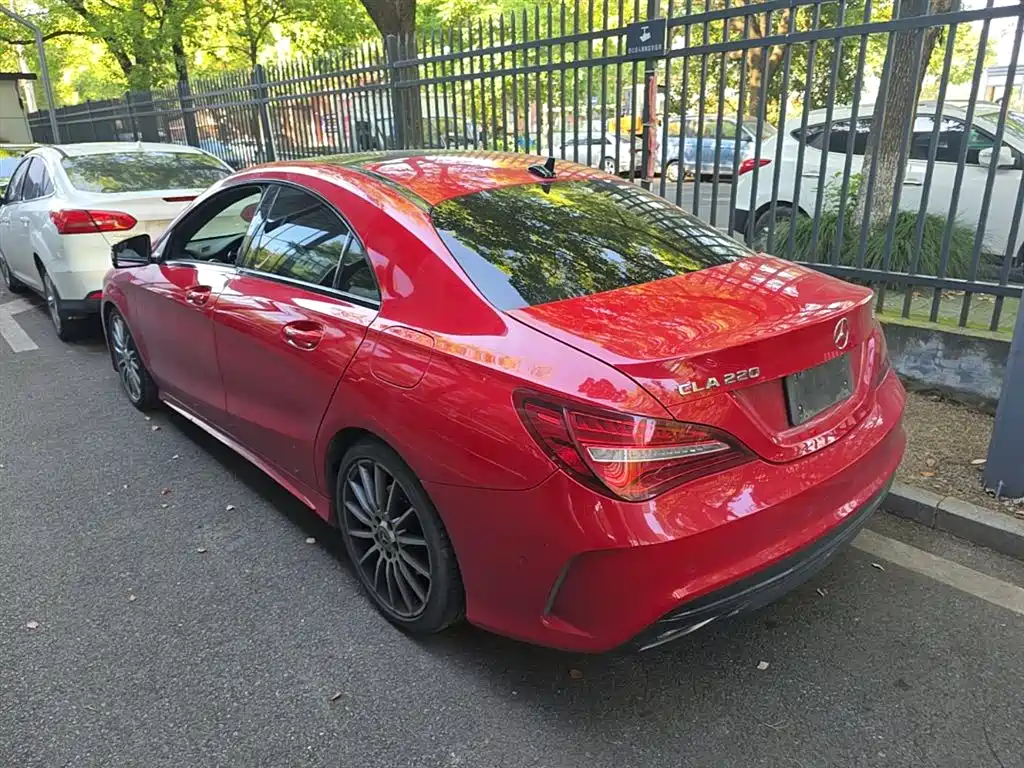 Mercedes-Benz CLA (Import) 2018 CLA 220 4MATIC фото 9