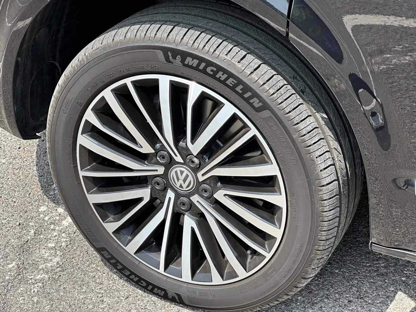 Volkswagen Multivan 2018 2.0TSI 4WD Premium Edition 7-Seater фото 17