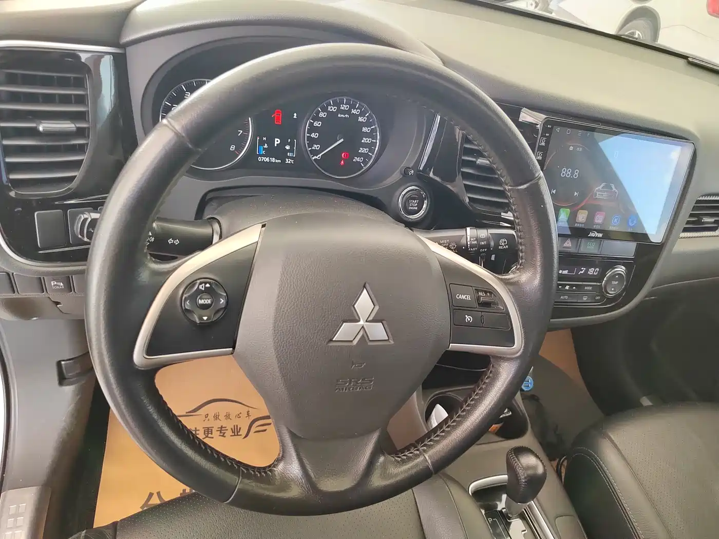Mitsubishi Outlander (Import) 2013 2014 2.4L 4WD Luxury Value Edition 5-seater