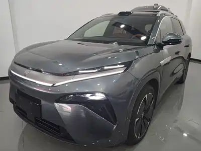 BYD Tang L