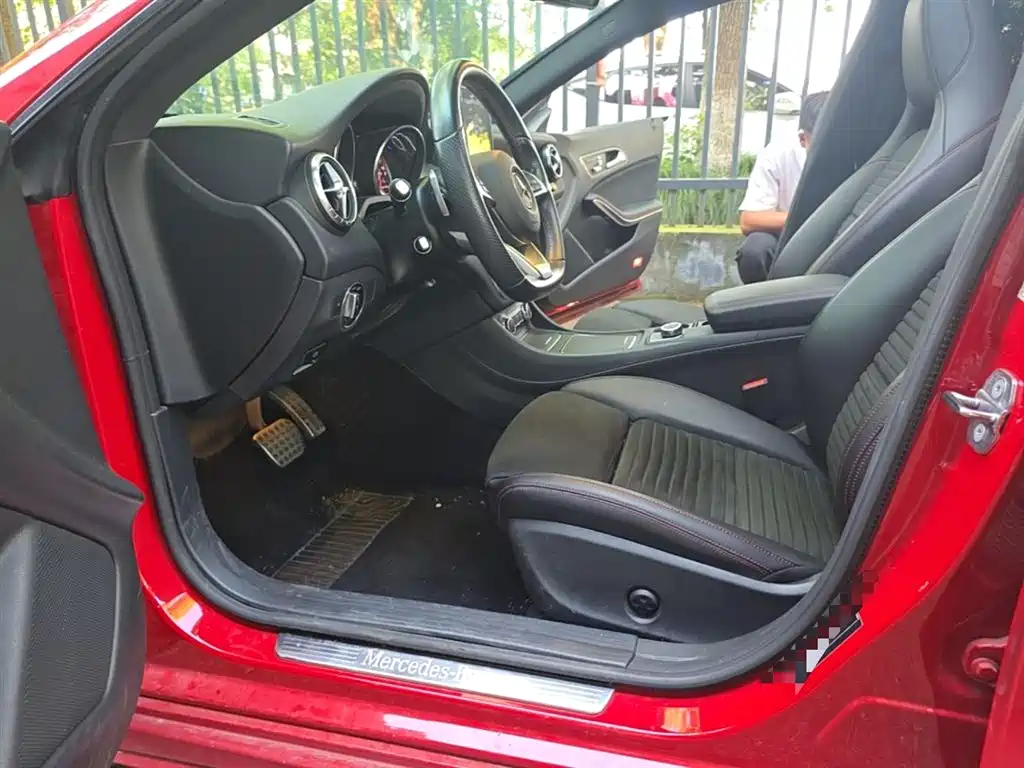 Mercedes-Benz CLA (Import) 2018 CLA 220 4MATIC фото 23