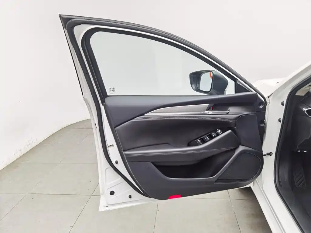 Mazda Atenza, миниатюра 8