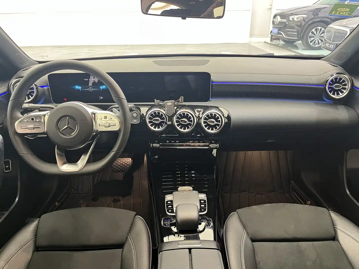 Mercedes-Benz A-Class 2019 A 200 L Sport Sedan фото 12