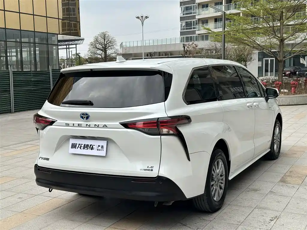 Toyota Sienna 2021 2.5L Hybrid Comfort Edition фото 7