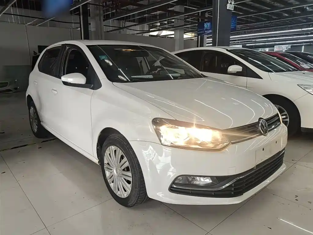 Volkswagen Polo 2016 1.6L Manual Comfort фото 4
