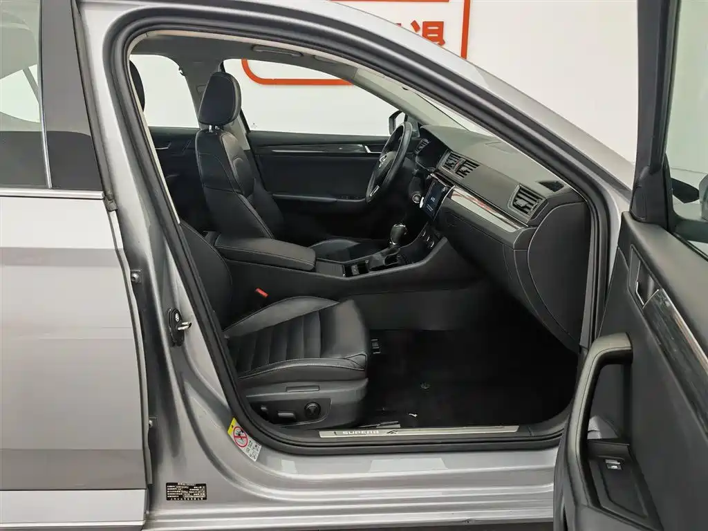 Škoda Superb 2016 TSI330 DSG Smart Edition фото 23