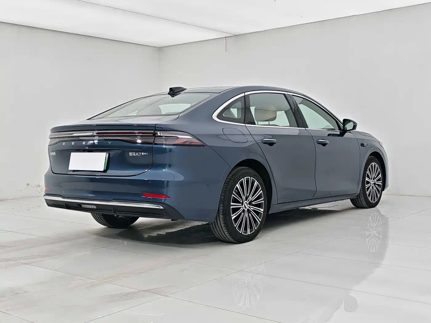 Geely Galaxy Galaxy A7 2025 EM-i фото 4