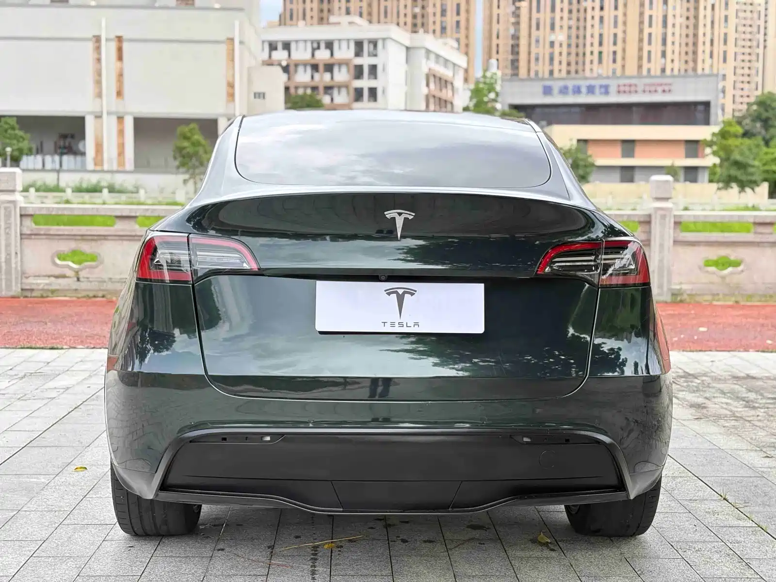 Photo 8 - Tesla Model Y