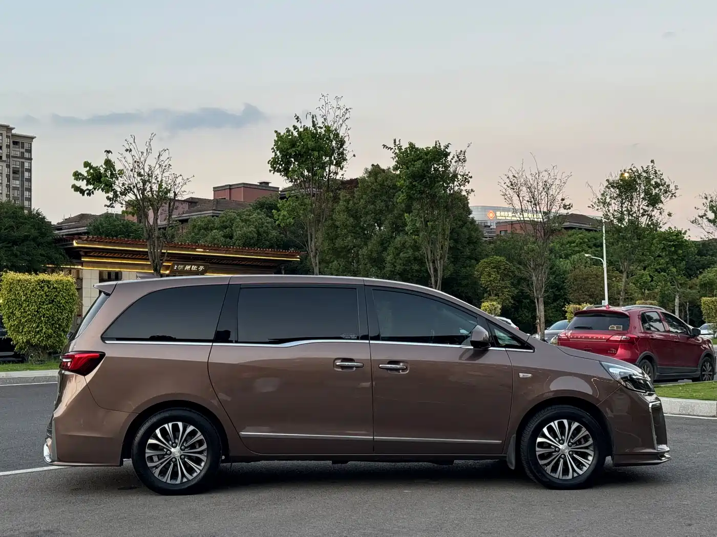 Buick GL8 2020 Land Business Class 652T Premium фото 14