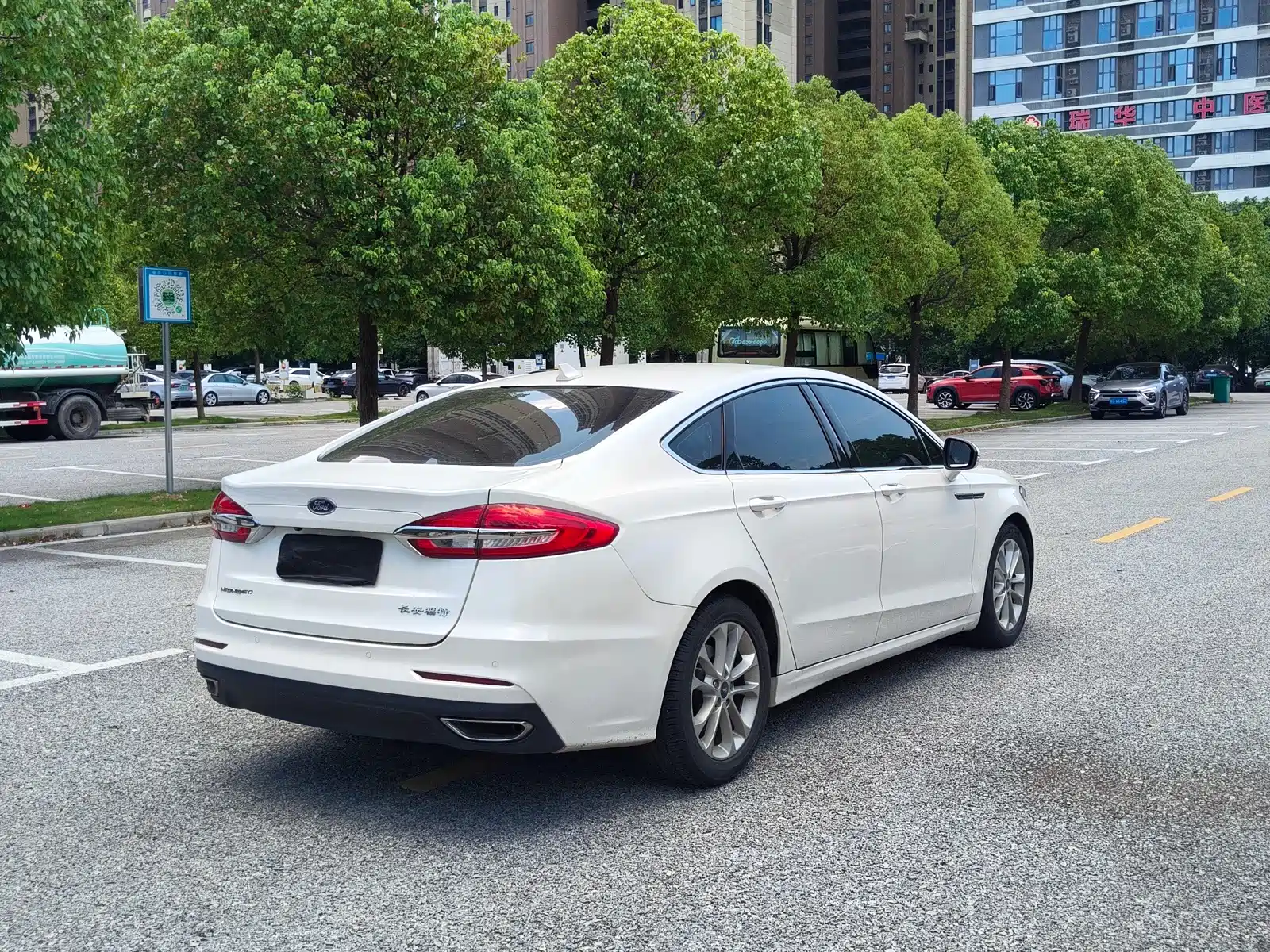 Фото 4 - Ford Mondeo