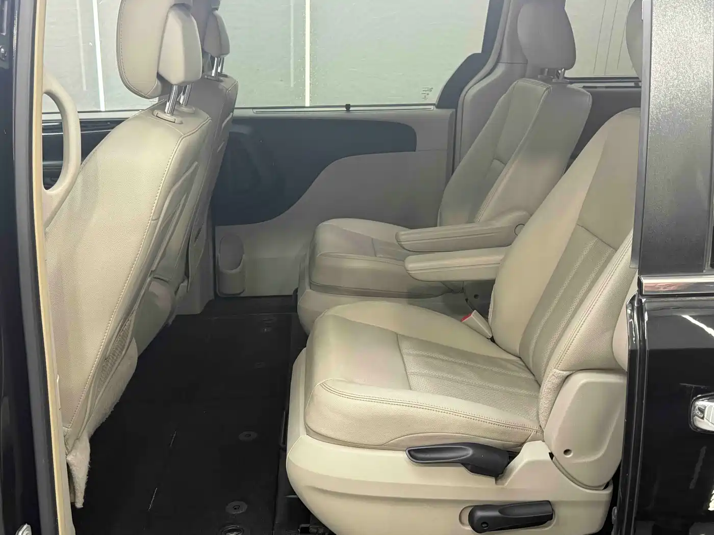 Chrysler Grand Voyager (Import) 2014 2013 3.6L Luxury Edition