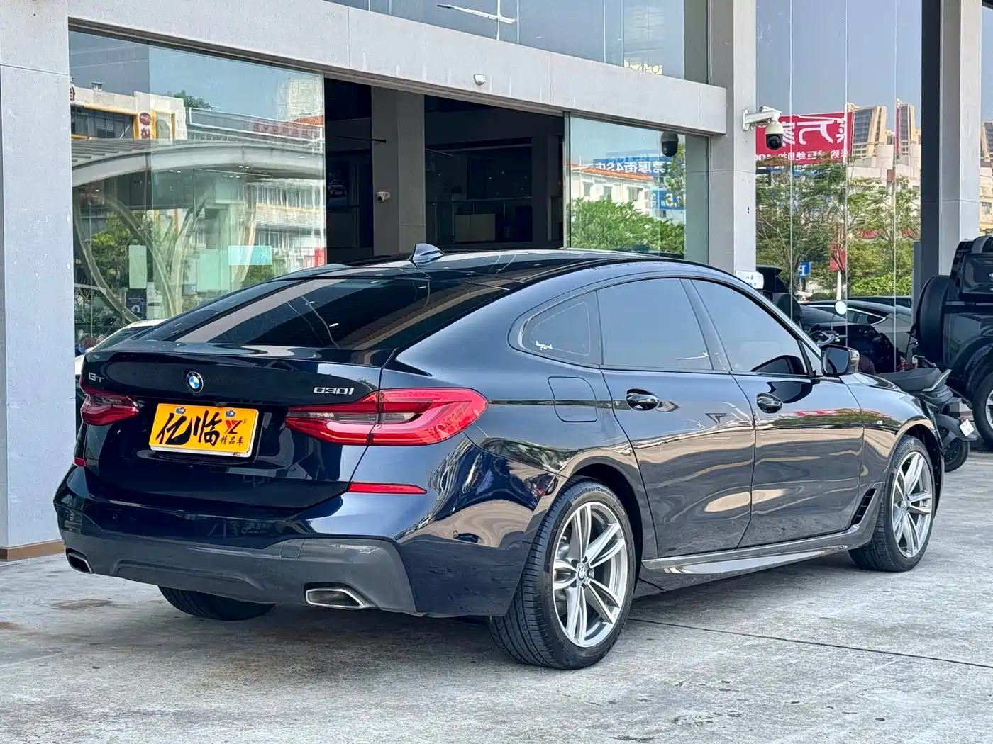 BMW 6 Series GT 2019 630i M Sport Package фото 16