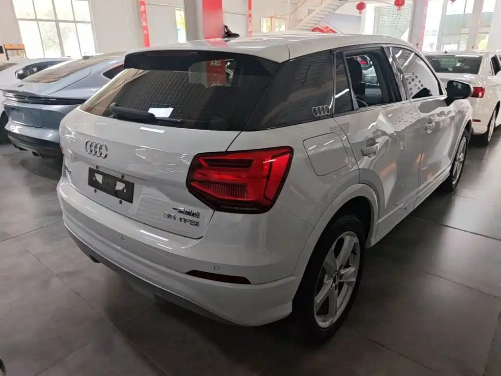 Фото 7 - Audi Q2L