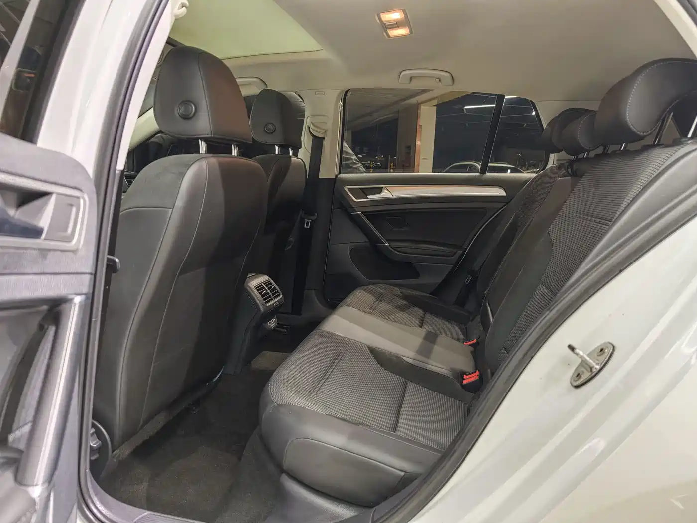 Volkswagen Golf 2020 280TSI DSG Comfort фото 11