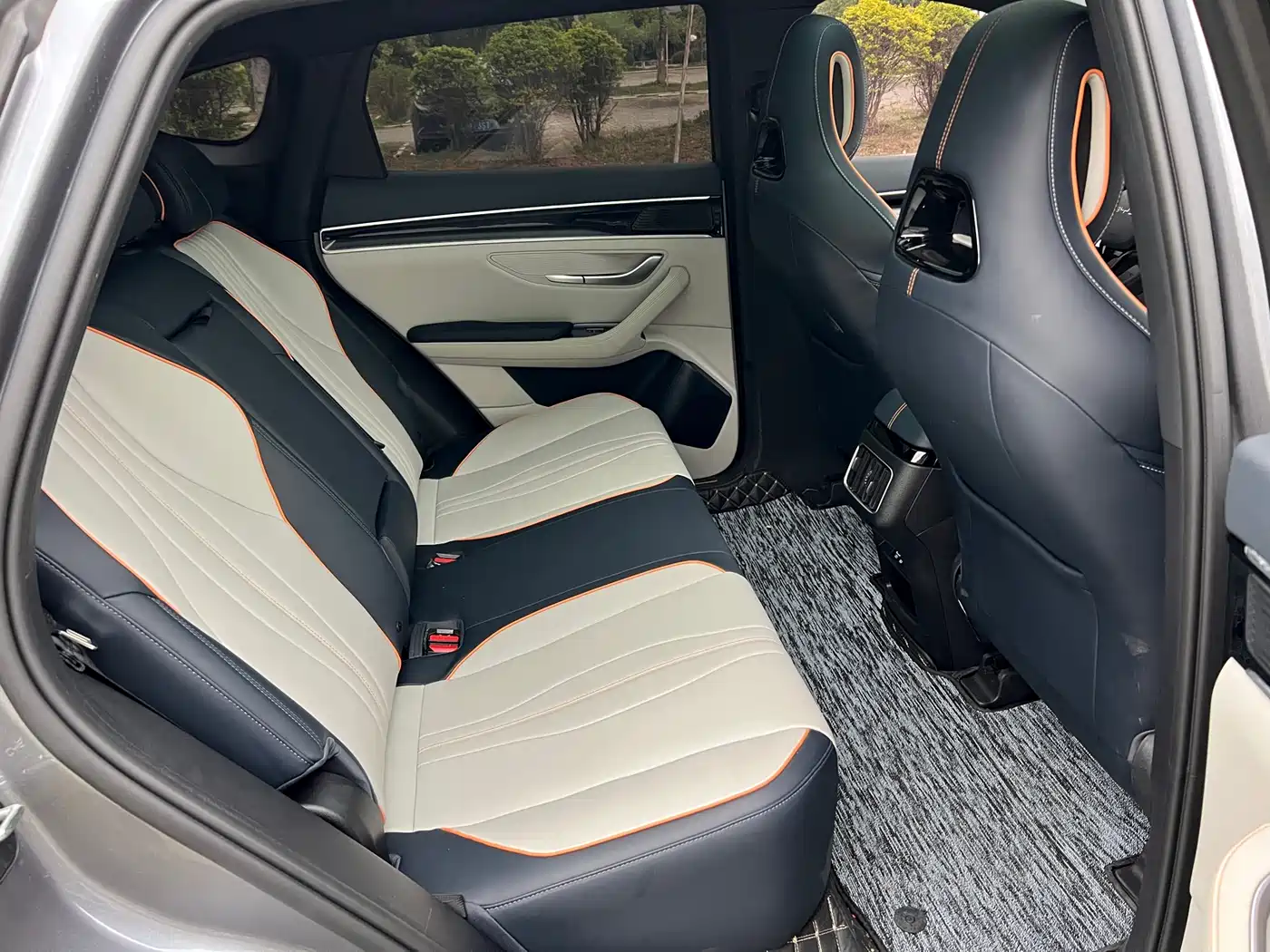 BYD Song PLUS PHEV 2023 Champion Edition DM-i 110KM Flagship фото 18