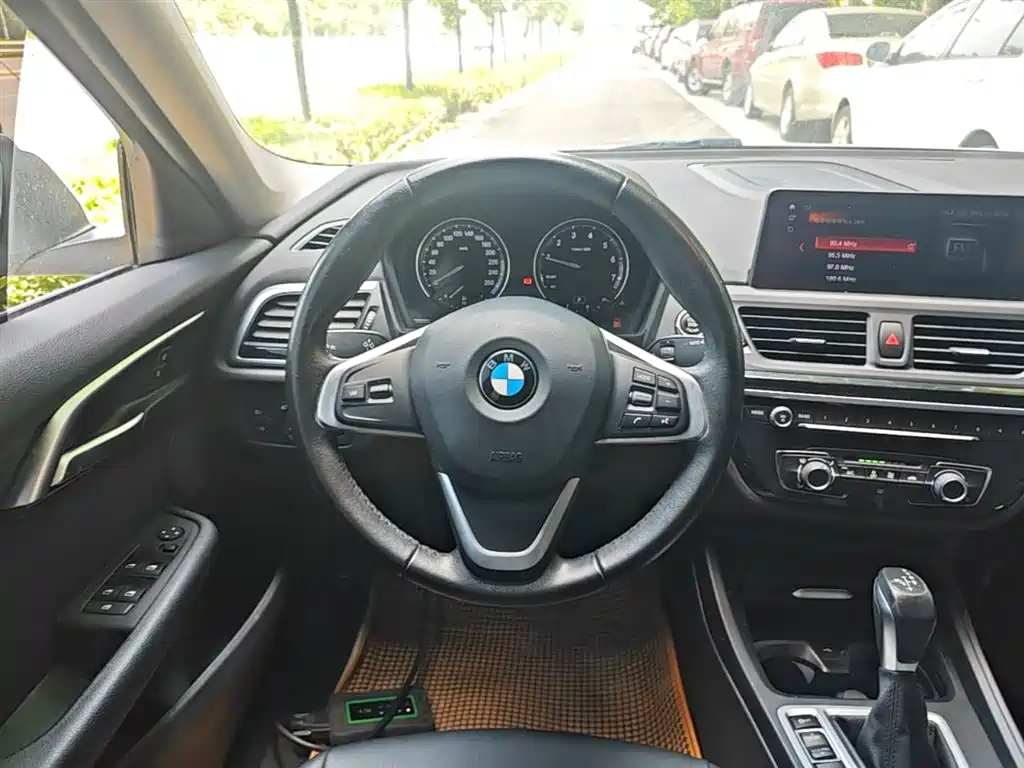 BMW 1 Series 2019 118i Fashion Edition фото 11