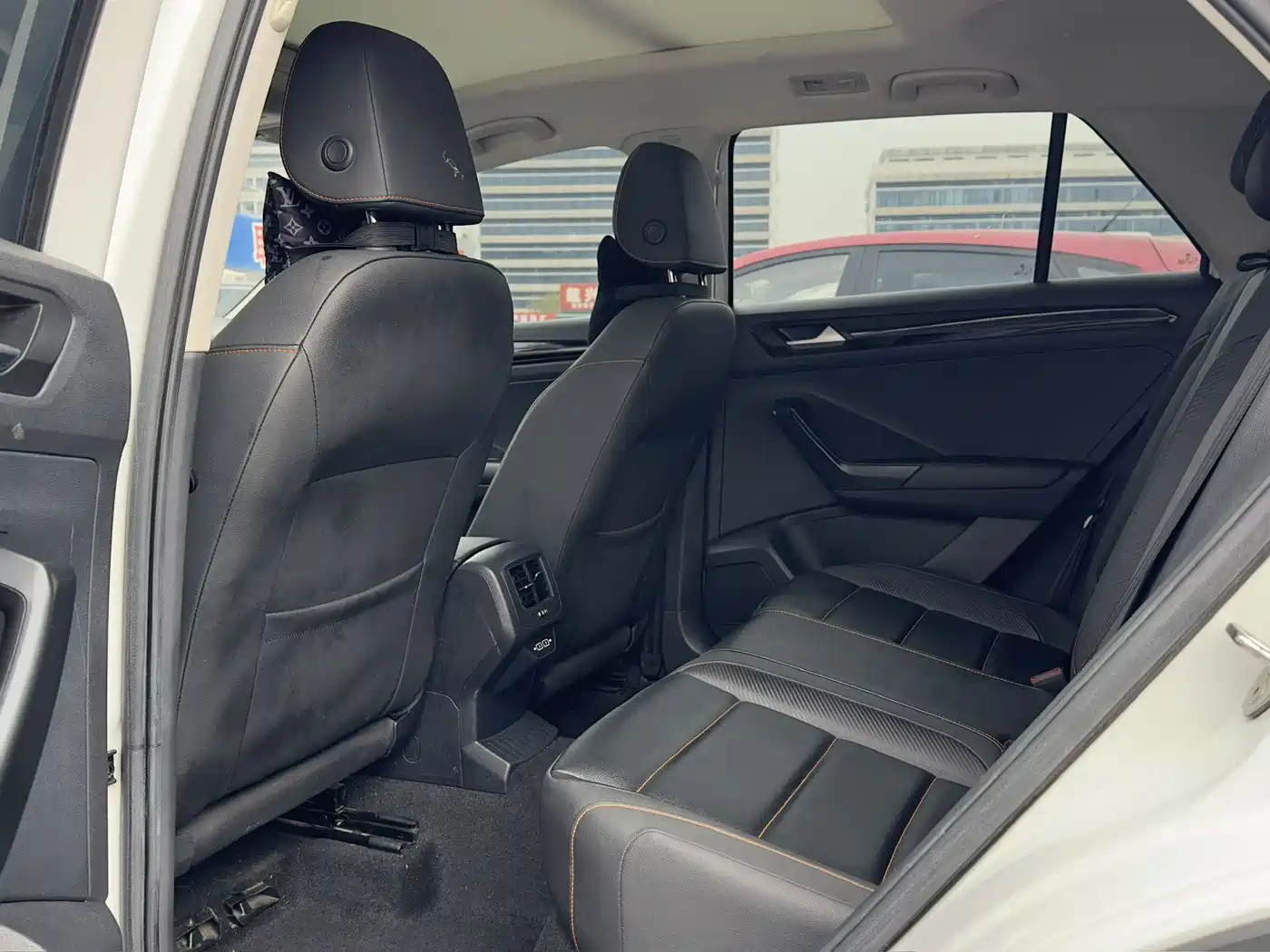 VOLKSWAGEN T ROC EXPLORING SONGS