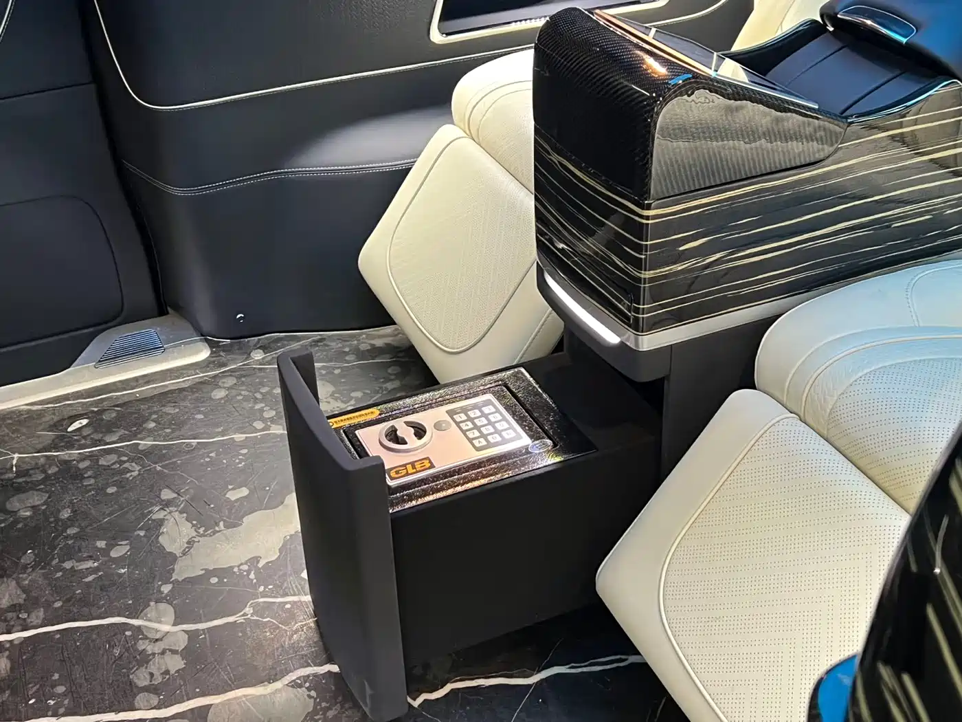 Mercedes-Benz V-Class 2022 V 260 L Long Wheelbase Luxury Edition фото 18