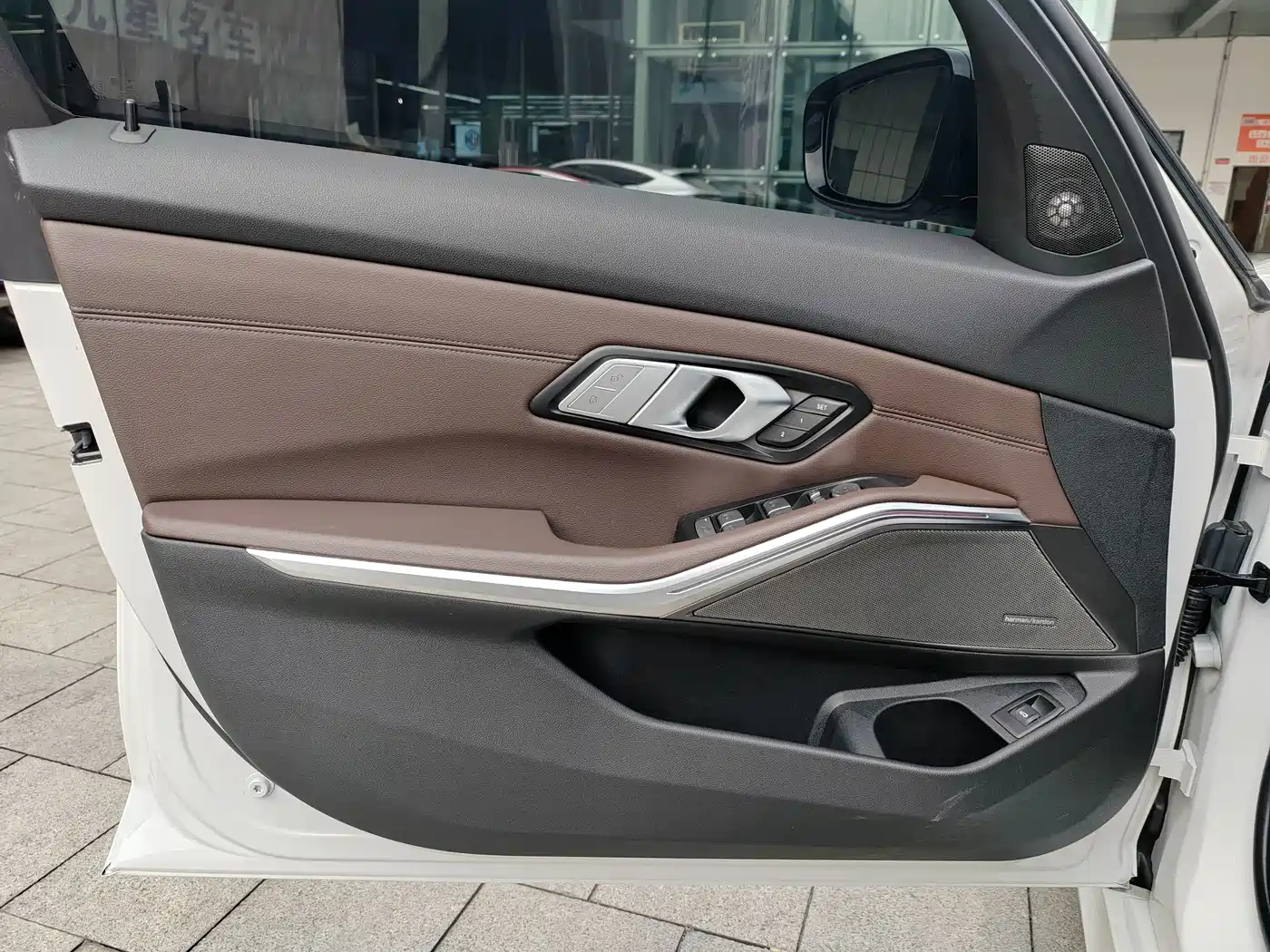 BMW 3 Series 2022 325Li M Sport Shadow Edition фото 5