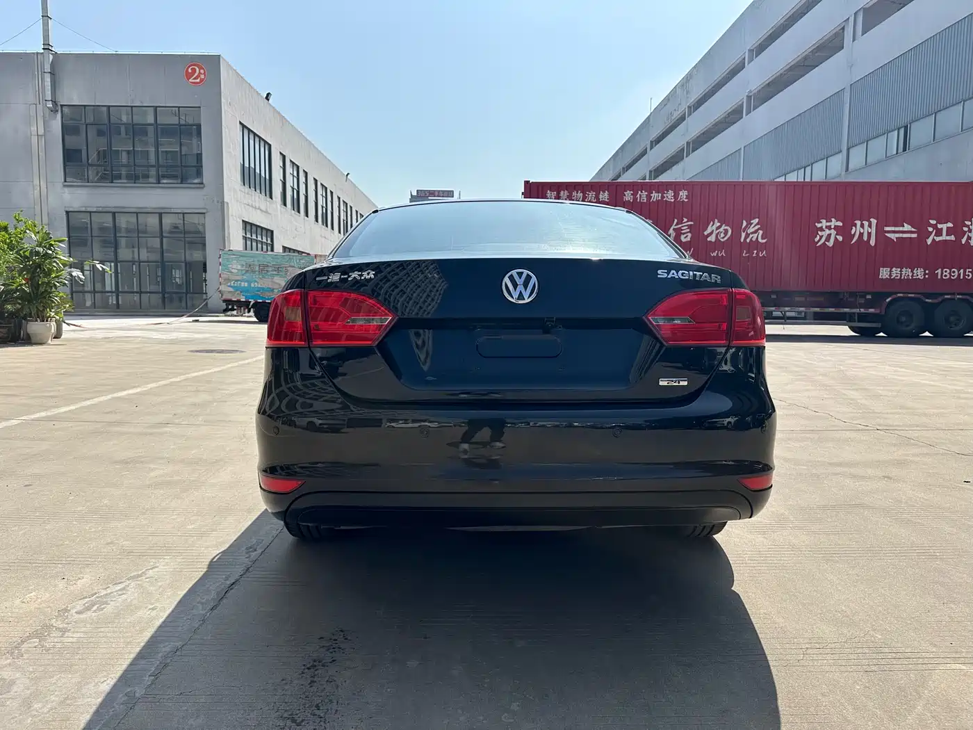 Volkswagen Sagitar 2014 1.6L Automatic Fashion фото 4