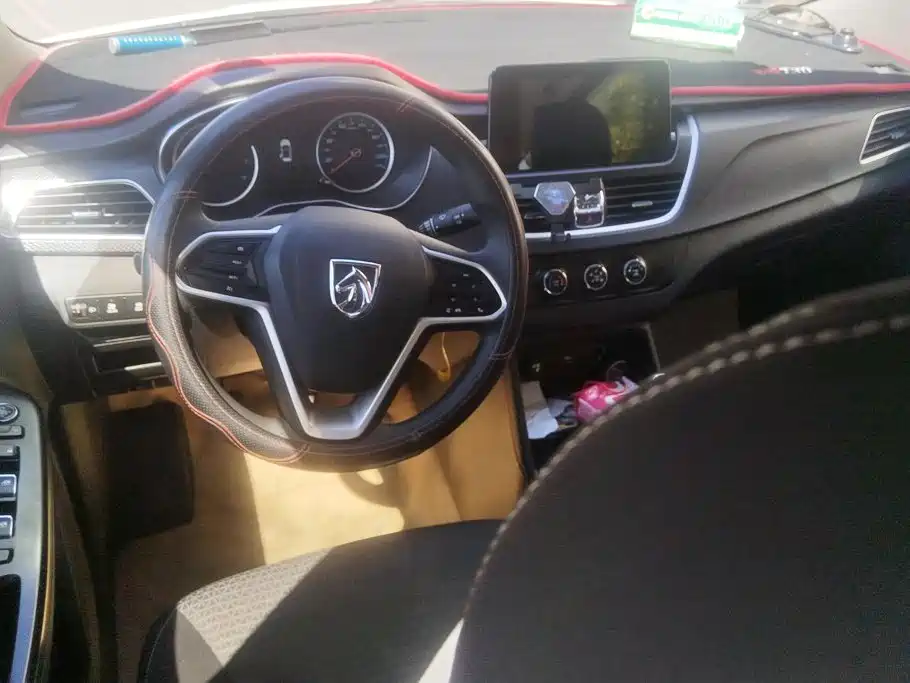 Baojun 730 2019 2019 1.5L Manual Fashion Version 7-Seater China V