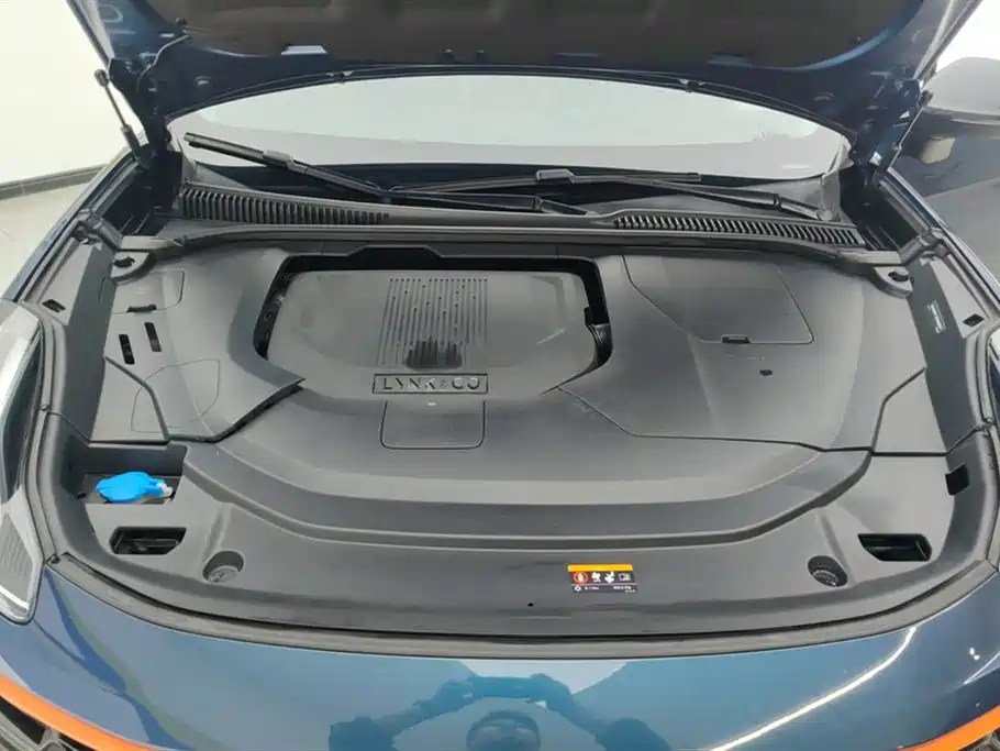 Lynk & Co 06 2020 1.5T Halo фото 10
