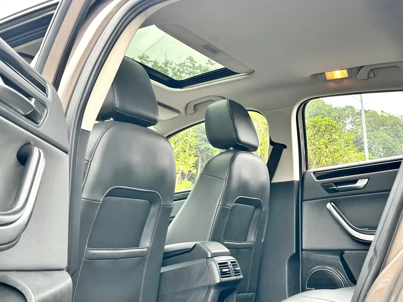 Qoros 3 2015 2014 Model Sedan 1.6T Automatic Premium