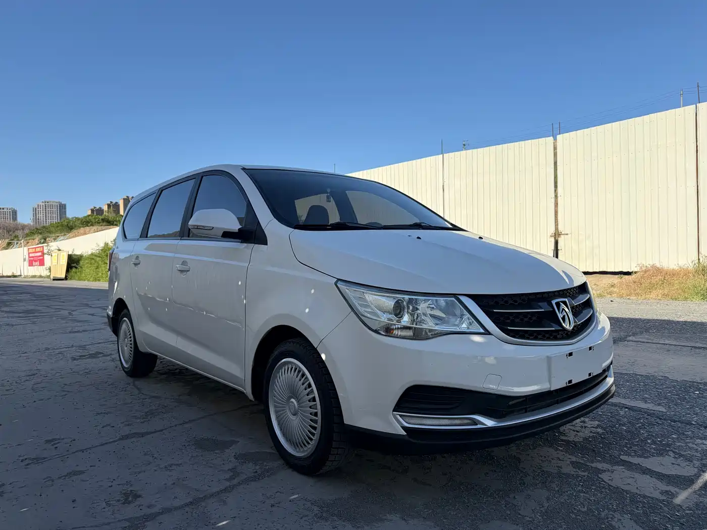 Baojun 730 2021 1.5L Manual Fashion 7-Seater