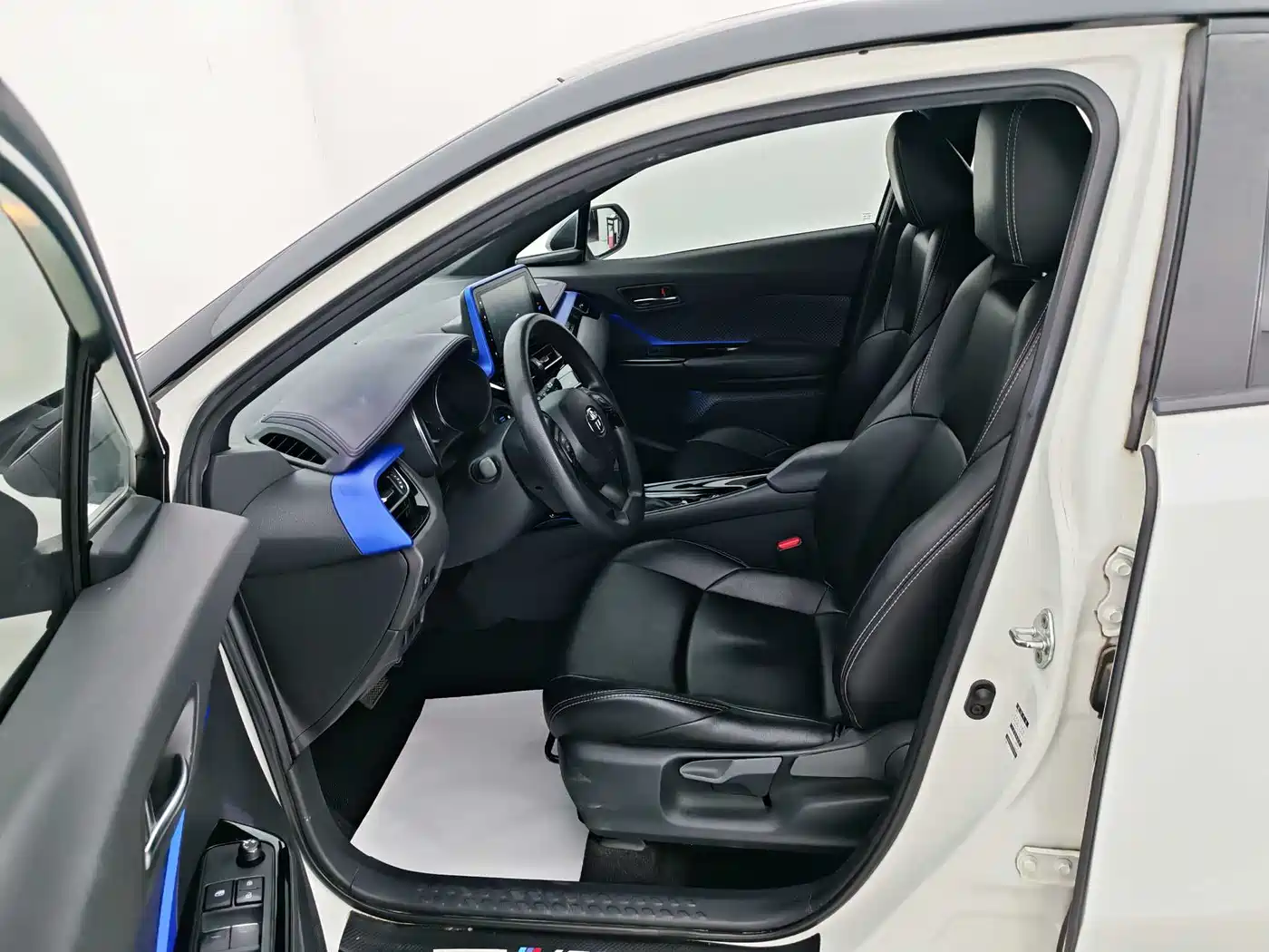 Toyota IZOA 2020 2.0L Yi Xiang Edition фото 8