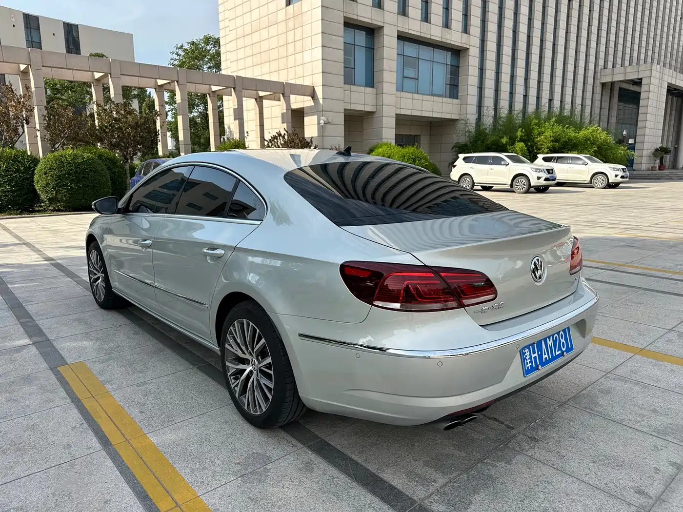 Volkswagen FAW-Volkswagen CC 2016 Model 2.0TSI Luxury фото 4
