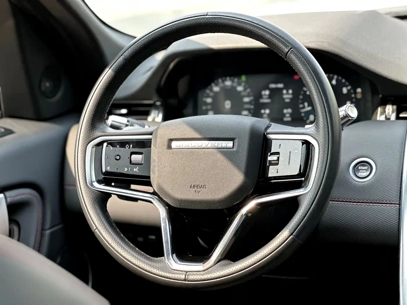 Land Rover Discovery Sport 2023 249PS R-Dynamic S Performance Version фото 13