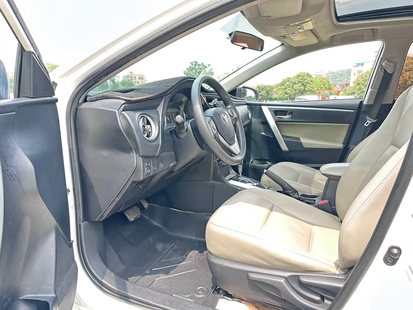 Toyota Corolla 2017 Facelift 1.2T S-CVT GL-i фото 9