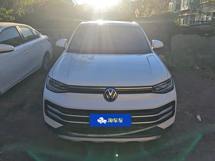 صورة 2 - Volkswagen Tharu