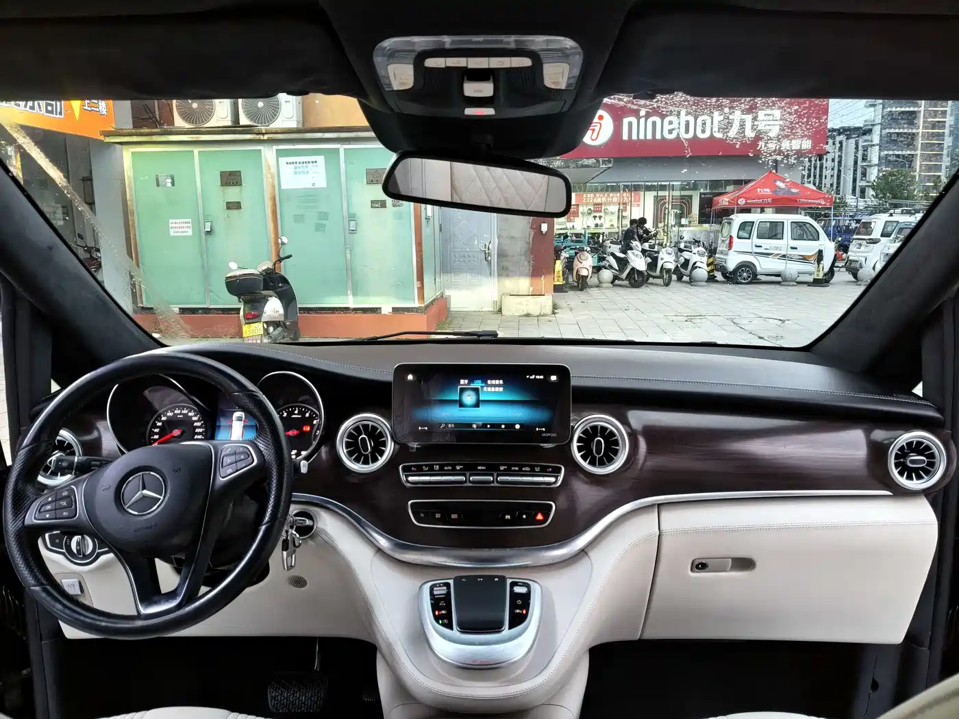 Mercedes-Benz V-Class 2022 V 260 Pilot Edition фото 12