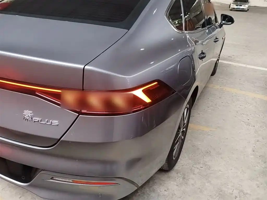 BYD Qin PLUS 2024 Glory Edition EV 420KM Surpass фото 8
