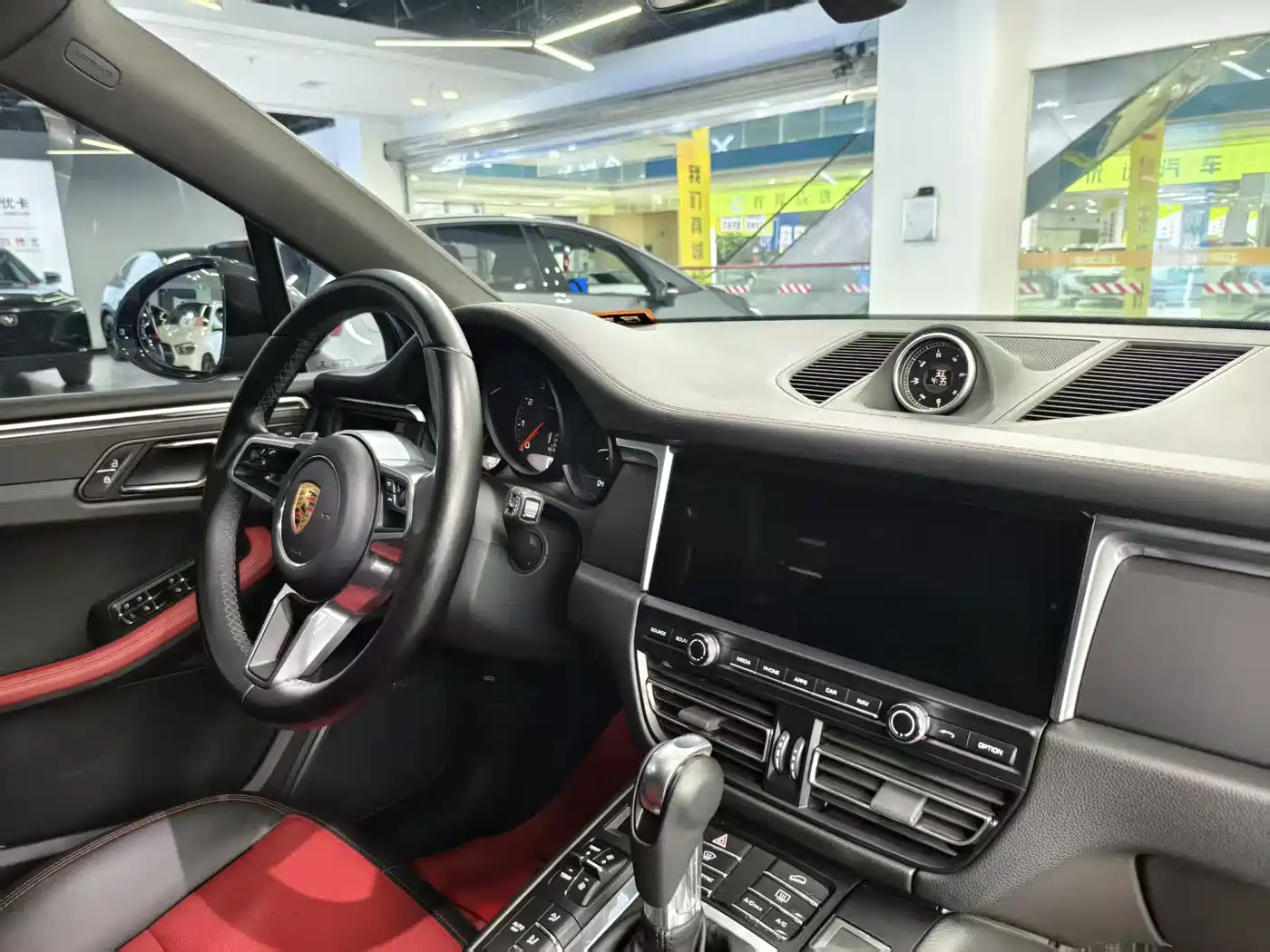 Porsche Macan 2021 Macan 2.0T фото 15