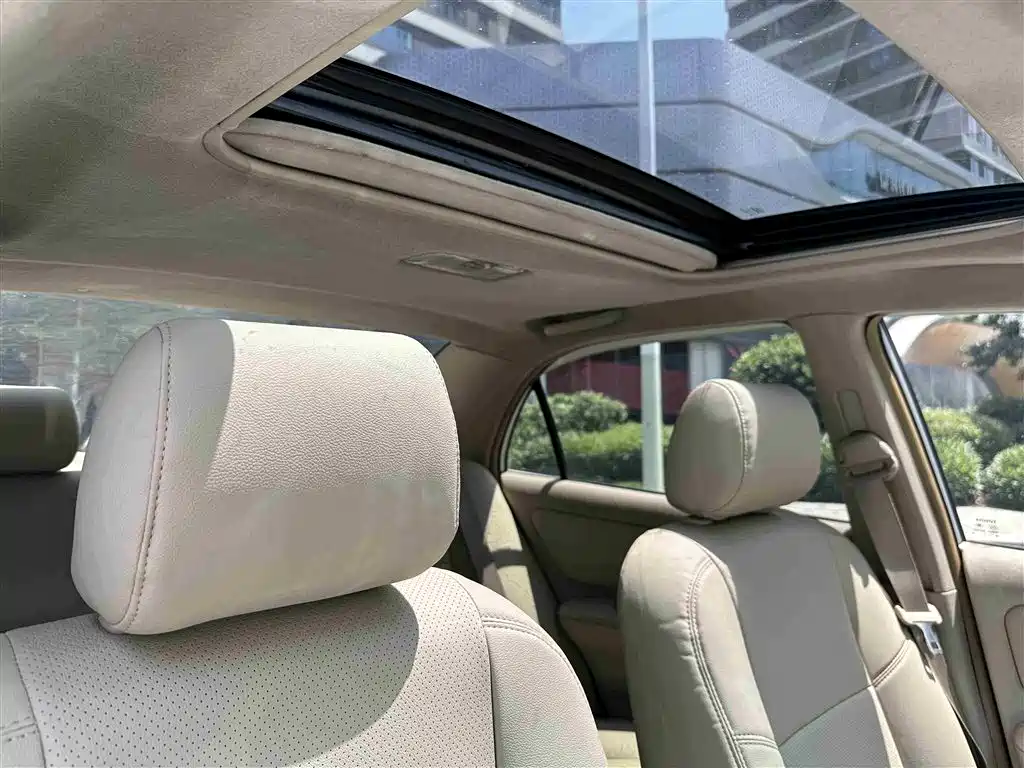 Toyota Corolla 2013 1.6L Automatic Luxury фото 19