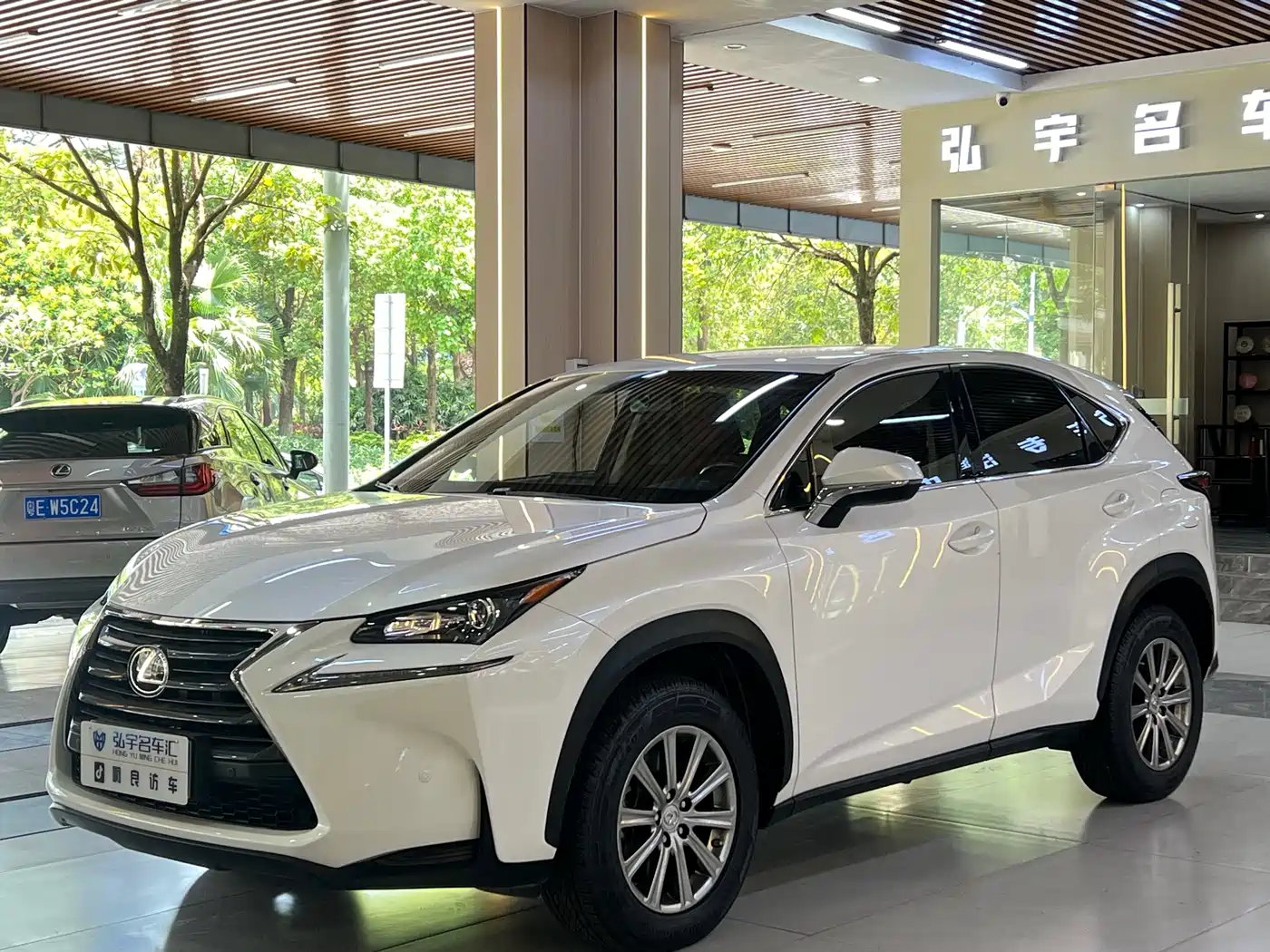 Lexus NX 2015 200 FWD Premium